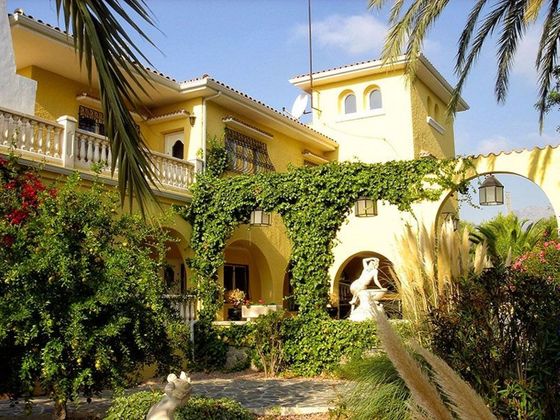 Foto 2 de Casa en venda a Alfaz del Pi Pueblo-Urbanizaciones de 10 habitacions amb terrassa i piscina