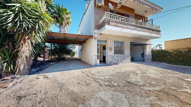 Foto 1 de Xalet en venda a pasaje Los Blases de 4 habitacions amb terrassa i garatge