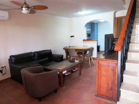 Foto 2 de Casa adossada en venda a Les Marines/Las Marinas de 2 habitacions amb terrassa i piscina