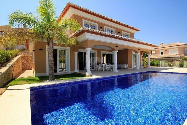 Foto 1 de Venta de casa en Pinar del Advocat - Cometa de 4 habitaciones con terraza y piscina