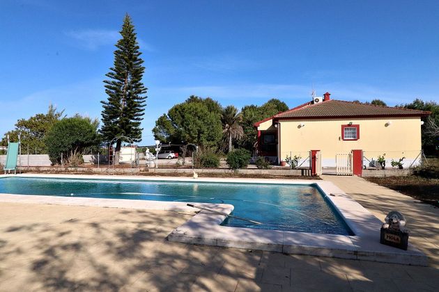Foto 2 de Casa en venta en Poblets (els) de 5 habitaciones con terraza y piscina