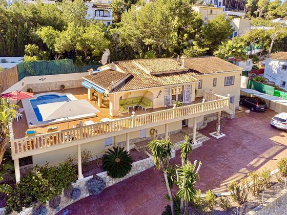 Foto 1 de Venta de casa en Pinar del Advocat - Cometa de 5 habitaciones con terraza y piscina