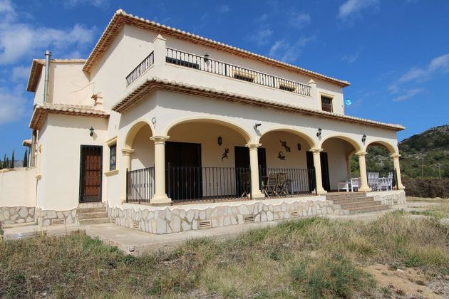 Foto 1 de Venta de casa en Jalón/Xaló de 7 habitaciones con terraza y piscina
