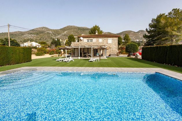 Foto 1 de Casa en venda a Jalón/Xaló de 5 habitacions amb piscina i aire acondicionat
