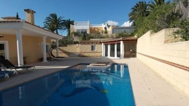 Foto 2 de Casa en venda a Colonia Escandinavia-Cautivador de 5 habitacions amb piscina i garatge