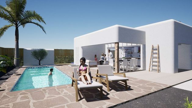 Foto 1 de Venta de chalet en Alfaz del Pi Pueblo-Urbanizaciones de 3 habitaciones con piscina y garaje