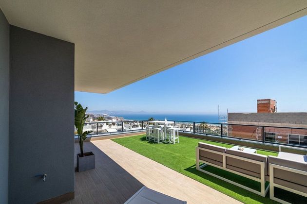 Foto 2 de Pis en venda a Gran Alacant de 3 habitacions amb piscina i jardí