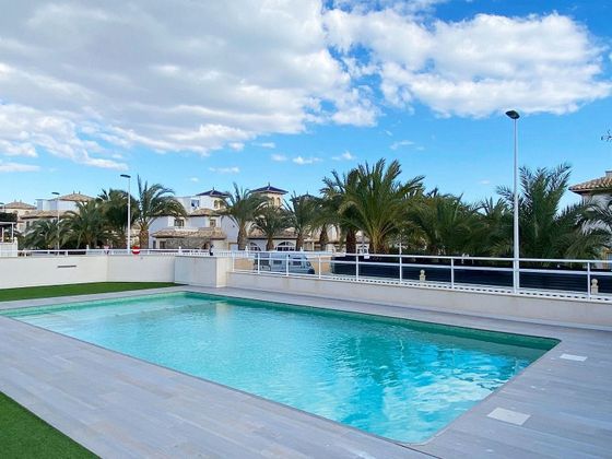Foto 2 de Venta de chalet en La Marina de 2 habitaciones con terraza y piscina