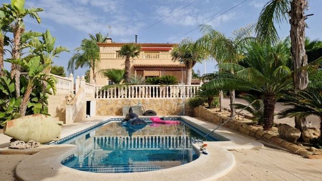 Foto 1 de Casa rural en venda a Centro - Elche de 5 habitacions amb terrassa i piscina