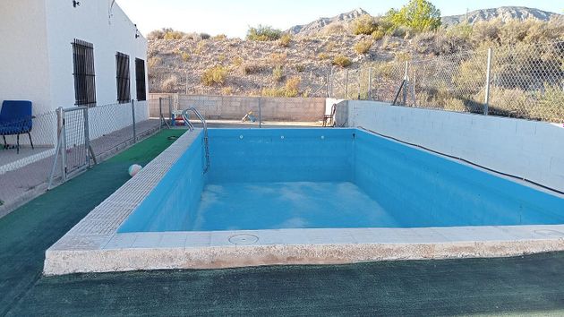 Foto 2 de Casa rural en venda a Crevillent de 4 habitacions amb terrassa i piscina