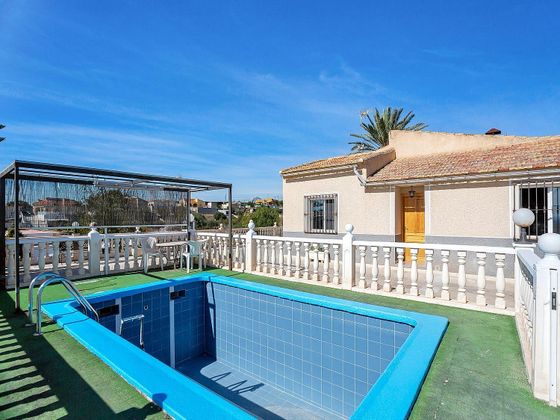 Foto 1 de Casa rural en venda a Albatera de 3 habitacions amb piscina i jardí