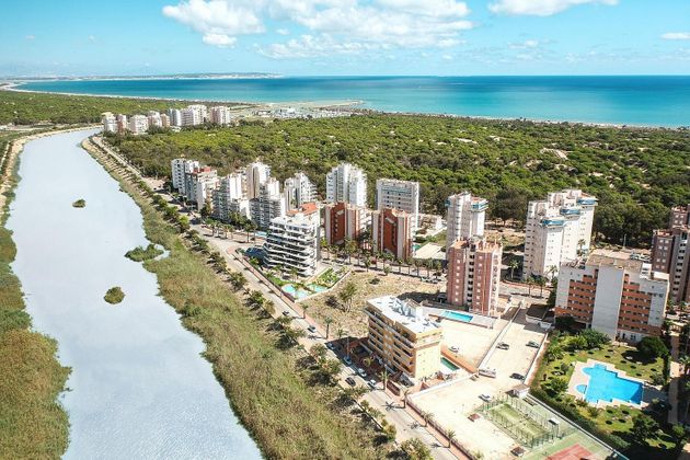Foto 2 de Àtic en venda a Puerto Deportivo de 2 habitacions amb terrassa i piscina