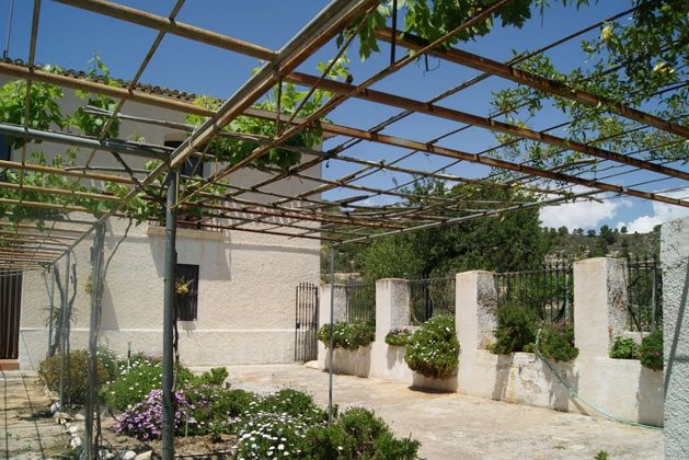 Foto 2 de Casa en venda a Castellcir de 9 habitacions amb terrassa i garatge