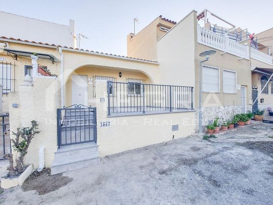 Foto 1 de Casa en venda a urbanización Marinajosefina de 1 habitació amb terrassa i jardí