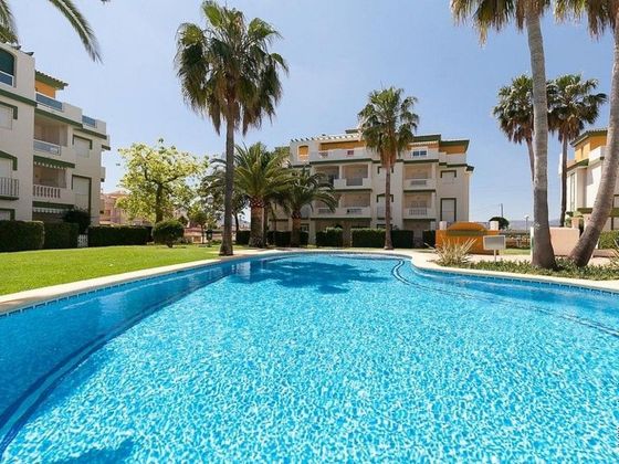 Foto 2 de Venta de piso en calle Mar Adriatica de 2 habitaciones con terraza y piscina