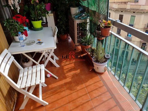 Foto 1 de Venta de piso en El Poble Sec - Parc de Montjuïc de 3 habitaciones con terraza y aire acondicionado