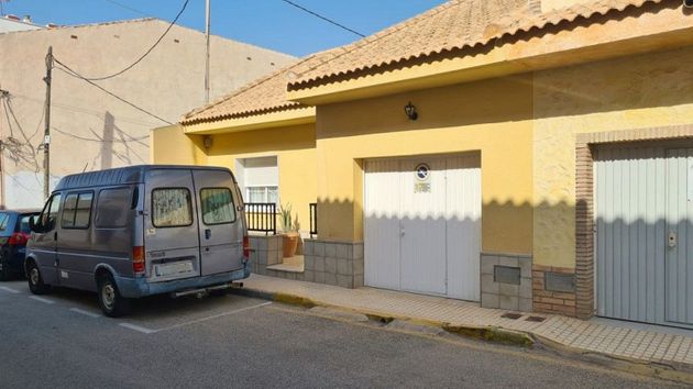 Foto 1 de Venta de casa en Zona Pueblo de 3 habitaciones con terraza y garaje