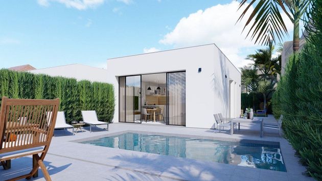 Foto 1 de Xalet en venda a Los Urrutias de 2 habitacions amb terrassa i piscina