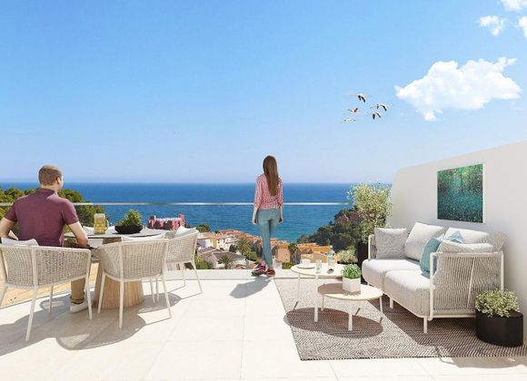Foto 1 de Piso en venta en Zona Puerto Blanco - Maryvilla de 3 habitaciones con terraza y piscina