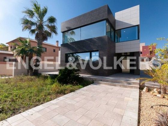 Foto 1 de Xalet en venda a Torrelamata - La Mata de 5 habitacions amb terrassa i piscina