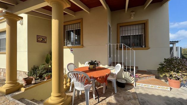 Foto 2 de Casa en venta en Poblets (els) de 3 habitaciones con terraza y piscina