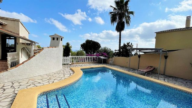 Foto 2 de Chalet en venta en La Xara - La Sella - Jesús Pobre de 3 habitaciones con terraza y piscina