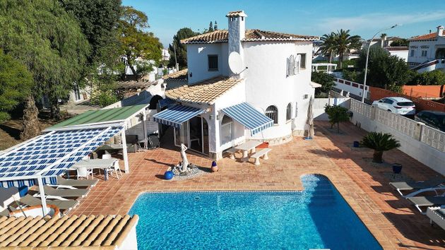 Foto 1 de Xalet en venda a Poblets (els) de 4 habitacions amb terrassa i piscina