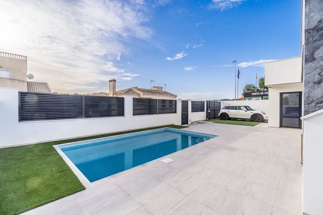 Foto 2 de Venta de casa en Pinar de Campoverde de 3 habitaciones con terraza y piscina