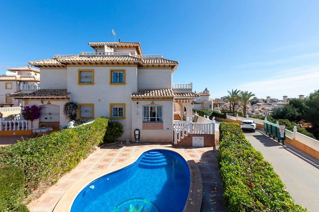 Foto 1 de Casa adossada en venda a calle Castillo de la Torre Grossa de 3 habitacions amb terrassa i piscina
