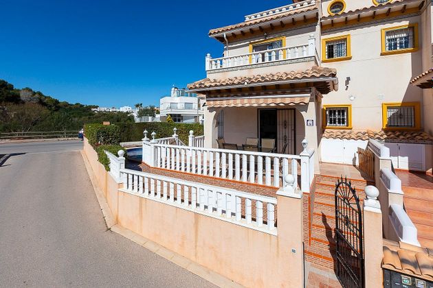 Foto 2 de Casa adossada en venda a calle Castillo de la Torre Grossa de 3 habitacions amb terrassa i piscina
