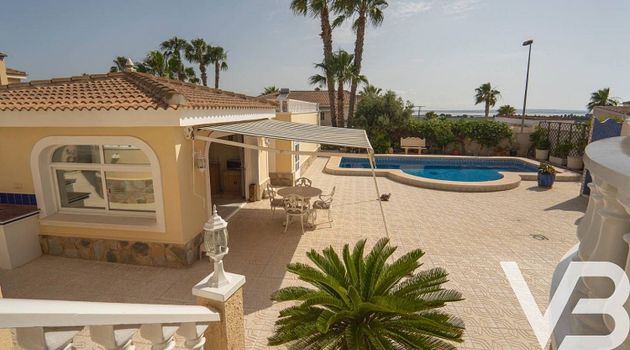 Foto 2 de Casa en venda a San Miguel de Salinas de 4 habitacions amb terrassa i piscina