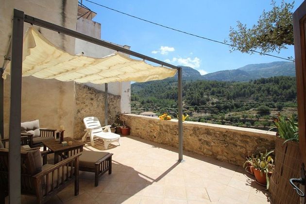Foto 1 de Venta de casa rural en Alcoleja de 6 habitaciones con terraza y piscina