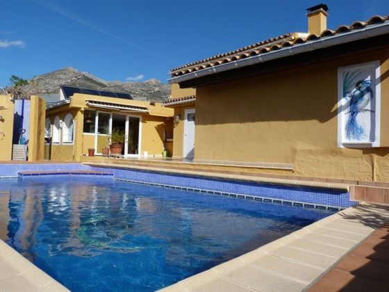 Foto 1 de Venta de casa rural en Callosa d´En Sarrià de 4 habitaciones con terraza y piscina