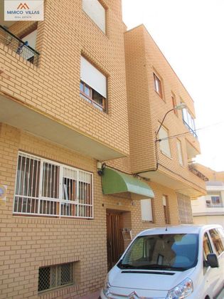 Foto 1 de Pis en venda a San Fulgencio de 3 habitacions amb terrassa i balcó