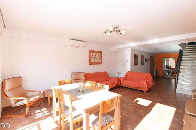 Foto 1 de Dúplex en venda a calle Juan Martorell de 3 habitacions amb terrassa i aire acondicionat