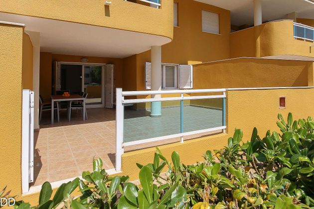 Foto 1 de Piso en alquiler en calle De L'oblada de 2 habitaciones con terraza y piscina