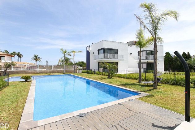Foto 1 de Xalet en lloguer a El Montgó de 3 habitacions amb terrassa i piscina