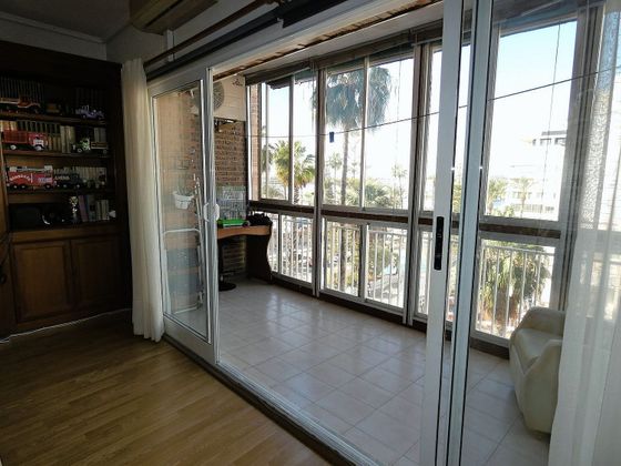 Foto 1 de Venta de piso en plaza Castelar de 3 habitaciones con balcón y aire acondicionado