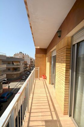 Foto 1 de Pis en venda a Zona Pueblo de 4 habitacions amb terrassa i balcó