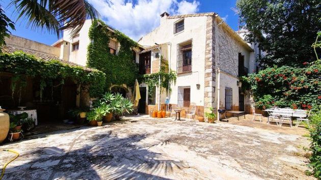 Foto 1 de Casa adossada en venda a Alcalalí de 5 habitacions amb terrassa i garatge