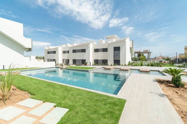 Foto 2 de Àtic en venda a Los Balcones - Los Altos del Edén de 2 habitacions amb terrassa i piscina