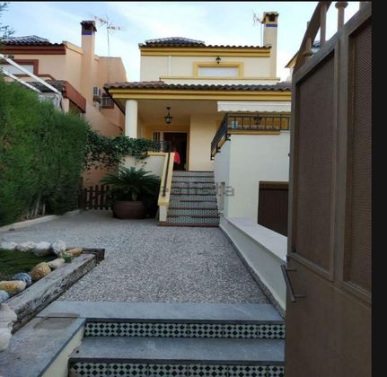 Foto 2 de Casa en venda a Bigastro de 4 habitacions amb garatge i jardí