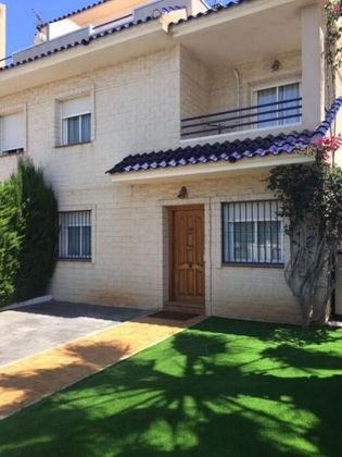 Foto 1 de Dúplex en venta en  El Acequión - Los Naúfragos de 2 habitaciones con terraza y piscina