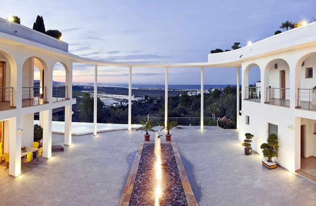 Foto 1 de Xalet en venda a Ràfol d´Almúnia (El) de 9 habitacions amb terrassa i piscina
