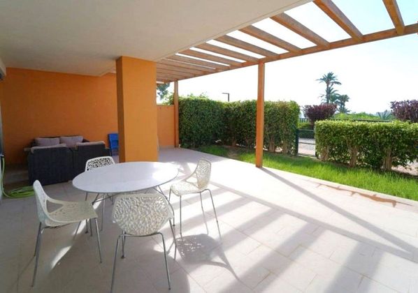 Foto 2 de Pis en venda a calle Partido Paraiso de 3 habitacions amb terrassa i piscina