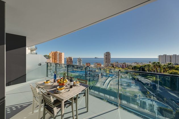 Foto 1 de Alquiler de piso en avenida De la Vila Joiosa de 2 habitaciones con terraza y piscina