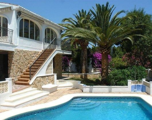 Foto 2 de Chalet en venta en Partides comunes - Adsubia de 7 habitaciones con terraza y piscina