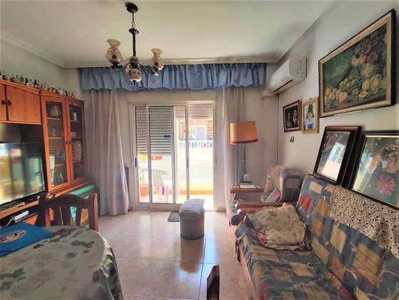 Foto 2 de Pis en venda a calle Ulpiano de 3 habitacions amb terrassa i aire acondicionat