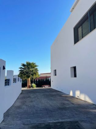 Foto 2 de Chalet en venta en Zona Puerto Blanco - Maryvilla de 4 habitaciones con terraza y piscina