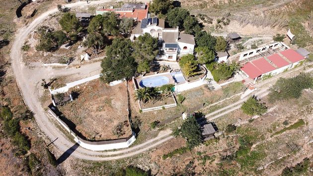 Foto 1 de Casa rural en venda a calle Vilanova Canyelles de 8 habitacions amb terrassa i piscina